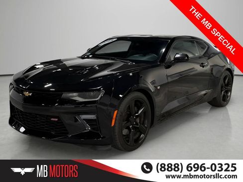 Used 2018 Chevrolet Camaro SS RWD image 1