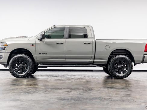 Used 2025 RAM 2500 Laramie w/ Night Edition AWD/4WD image 9