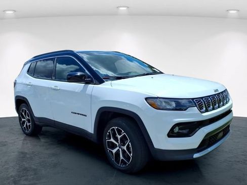 Used 2025 Jeep Compass Limited AWD/4WD image 9
