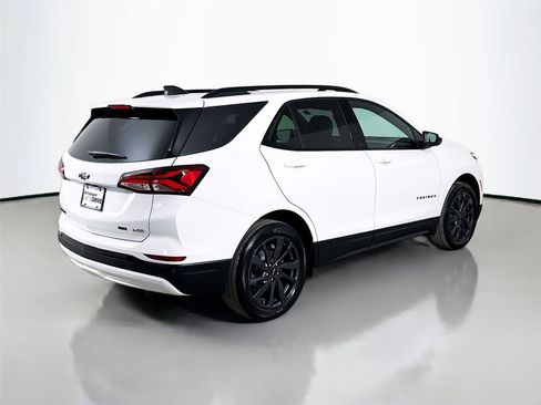 Used 2024 Chevrolet Equinox RS AWD/4WD image 9