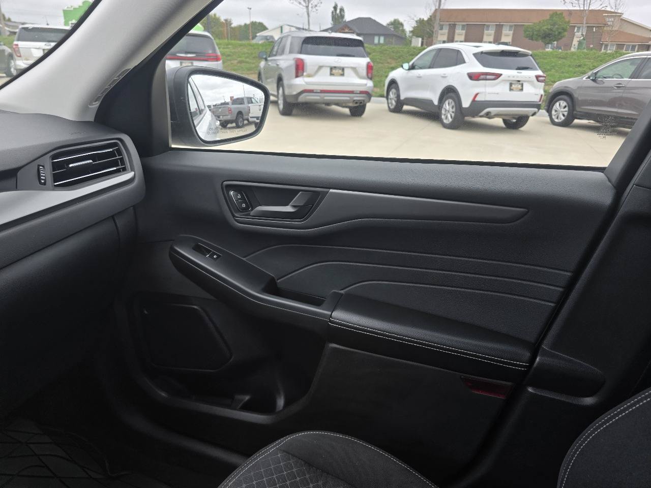 Used 2023 Ford Escape Active AWD/4WD image 30