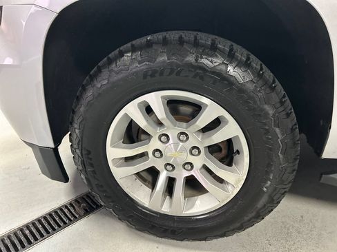 Used 2019 Chevrolet Suburban LT AWD/4WD image 9