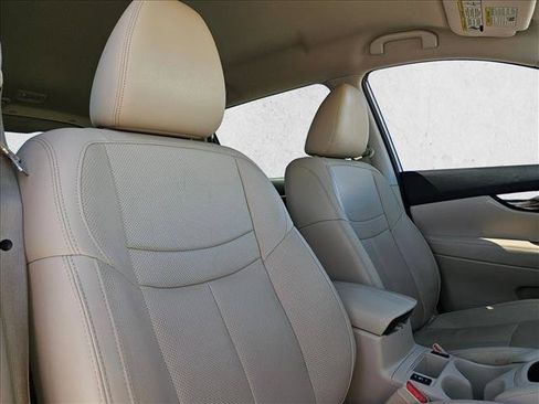 Used 2020 Nissan Rogue SL FWD image 17