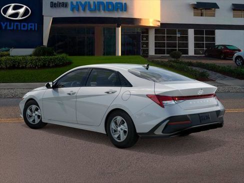 New 2026 Hyundai Elantra SE image 5