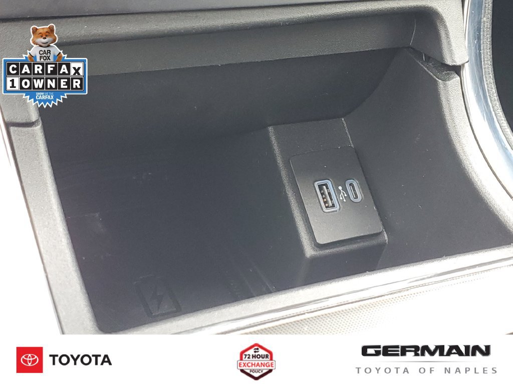 Used 2022 Ford Edge Titanium AWD/4WD image 32