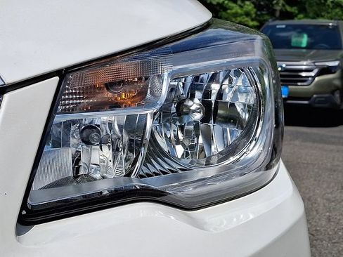 Used 2018 Subaru Forester 2.5i AWD/4WD image 9