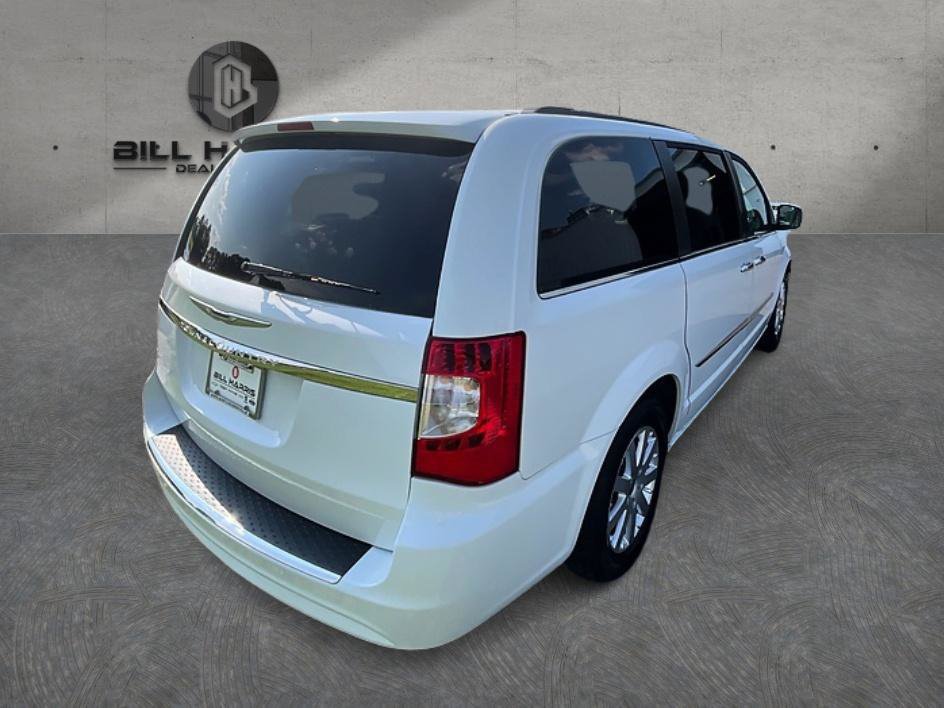 Used 2016 Chrysler Town & Country Touring w/ Driver Convenience Group FWD image 6