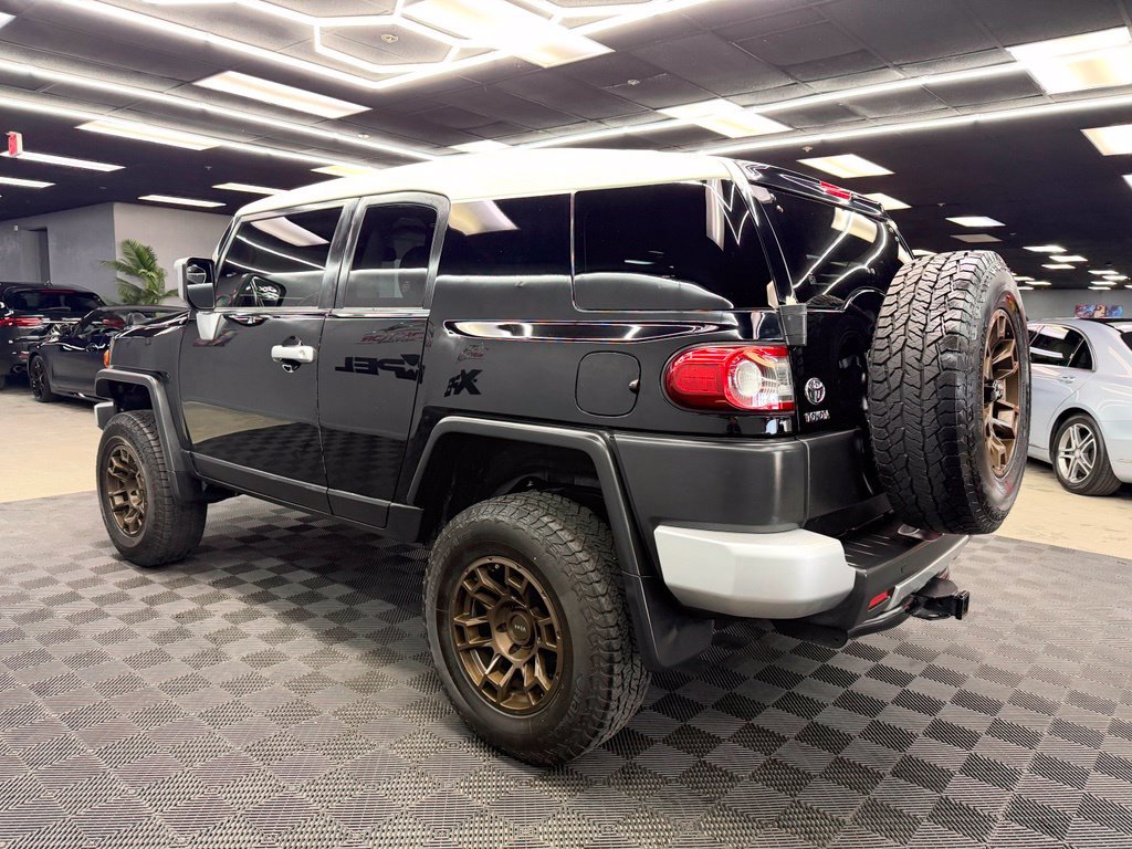 Used 2014 Toyota FJ Cruiser 4WD w/ Upgrade Package image 9