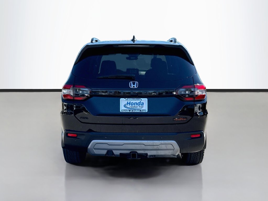 Used 2025 Honda Pilot TrailSport image 6
