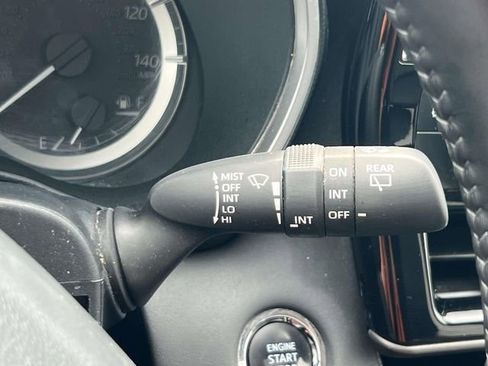 Used 2023 Toyota Highlander XLE image 26