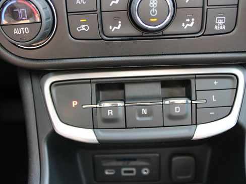 Used 2022 GMC Terrain SLT w/ Tech Package image 44