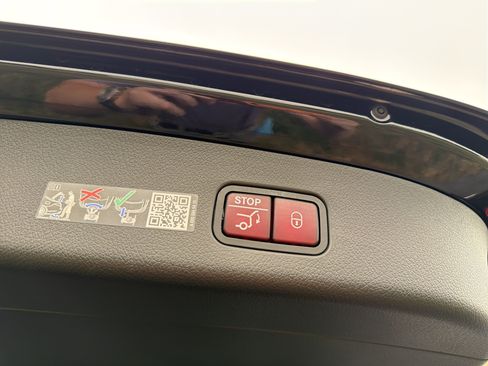 Used 2026 Mercedes-Benz GLC 300 4MATIC image 24