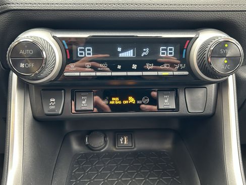 Certified 2023 Toyota RAV4 XLE Premium image 31