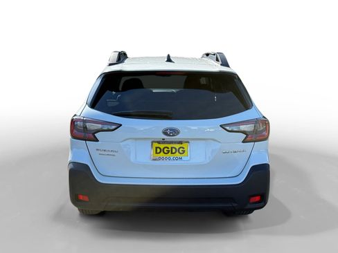 Used 2024 Subaru Outback Premium AWD/4WD image 4