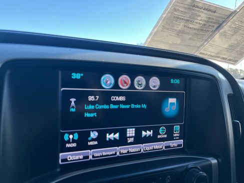 Used 2018 GMC Sierra 2500 SLE w/ SLE Preferred Package image 24