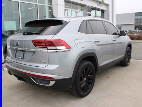 Used 2022 Volkswagen Atlas Cross Sport SE w/ Panoramic Sunroof Package image 6