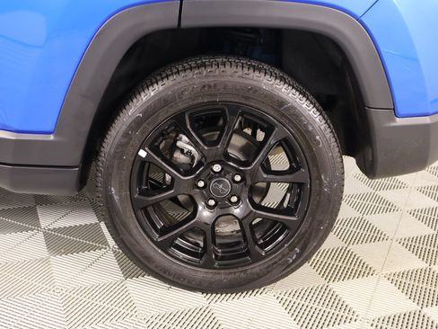 Used 2026 Jeep Compass Latitude AWD/4WD image 17