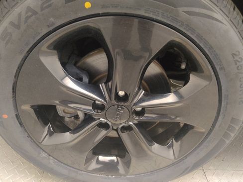 Used 2019 Jeep Compass Latitude FWD image 31