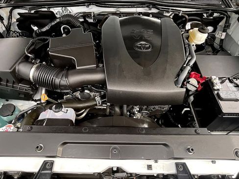 Used 2022 Toyota Tacoma TRD Sport image 29