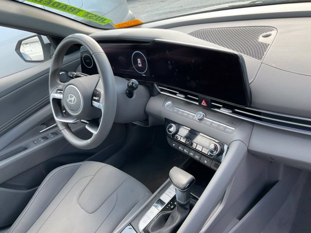 Used 2025 Hyundai Elantra SEL FWD image 9