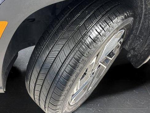 Used 2025 Hyundai Tucson Limited image 39