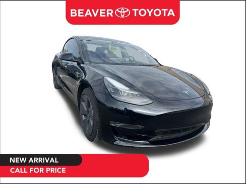 Used 2023 Tesla Model 3 Standard Range RWD image 1