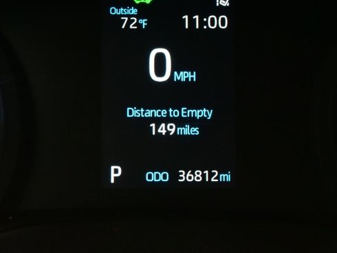 Used 2023 Toyota Sienna XLE FWD image 27
