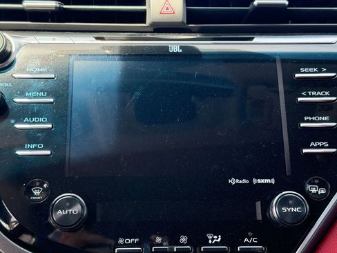 Used 2018 Toyota Camry XSE w/ Driver Assist Package FWD image 14