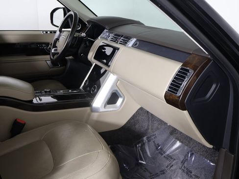 Used 2020 Land Rover Range Rover HSE image 29