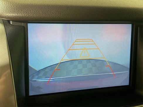 Used 2016 Chevrolet Suburban LTZ image 13