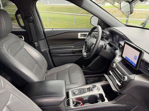 Used 2020 Ford Explorer XLT w/ Comfort Package AWD/4WD image 33