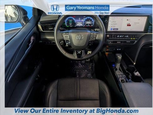 Used 2025 Toyota Camry XSE FWD image 16