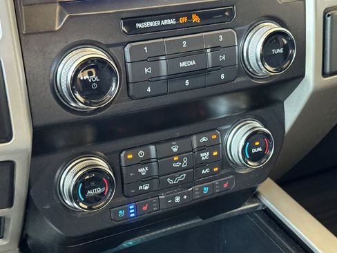 Used 2020 Ford F150 Lariat w/ Equipment Group 502A Luxury AWD/4WD image 22