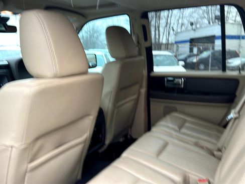 Used 2016 Lincoln Navigator Reserve image 7