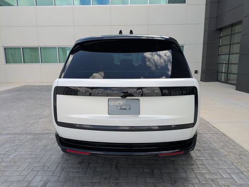 Certified 2025 Land Rover Range Rover Long Wheelbase SE AWD/4WD image 9