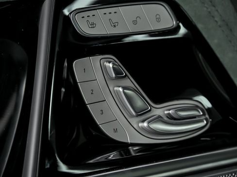 Used 2025 Mercedes-Benz G 63 AMG 4MATIC image 30