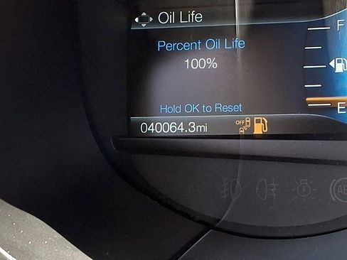 Used 2022 Ford Edge Titanium AWD/4WD image 19