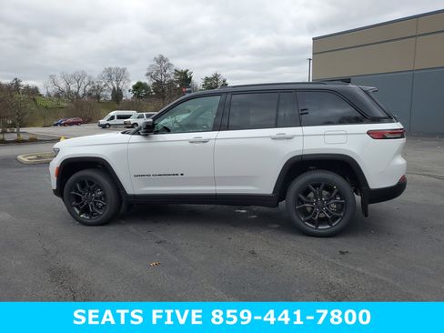 New 2025 Jeep Grand Cherokee Limited w/ Trailer Tow Package image 8