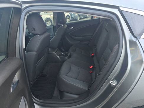 Used 2017 Chevrolet Volt LT w/ Comfort Package image 15