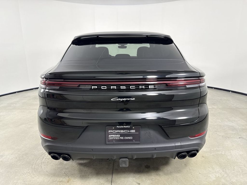 Certified 2024 Porsche Cayenne Coupe AWD/4WD image 6