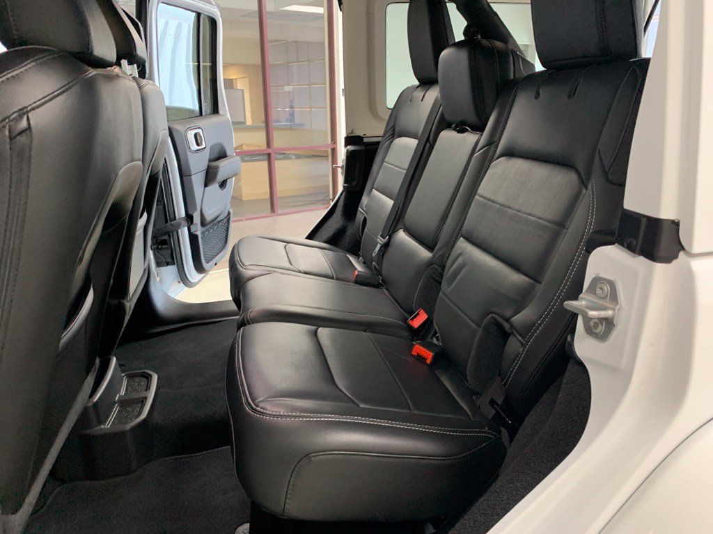 Certified 2022 Jeep Wrangler Unlimited Sahara w/ Cold Weather Group AWD/4WD image 13