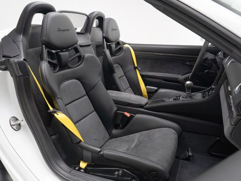 Used 2020 Porsche 718 Boxster Spyder RWD image 44