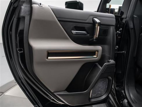 Used 2024 GMC Hummer EV 2X image 26