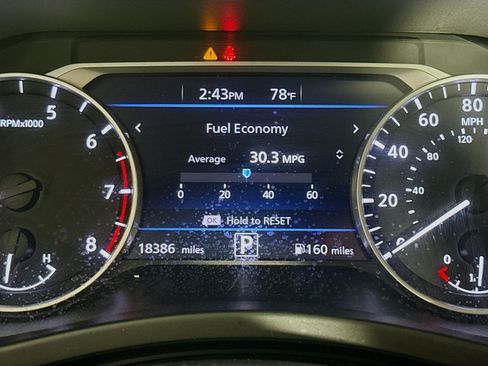 Used 2025 Nissan Sentra SR FWD image 16