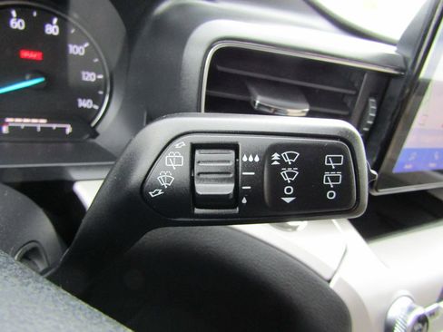 Used 2024 Ford Explorer XLT w/ Equipment Group 202A AWD/4WD image 30