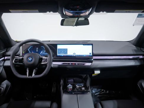 New 2026 BMW 550e xDrive AWD/4WD image 10