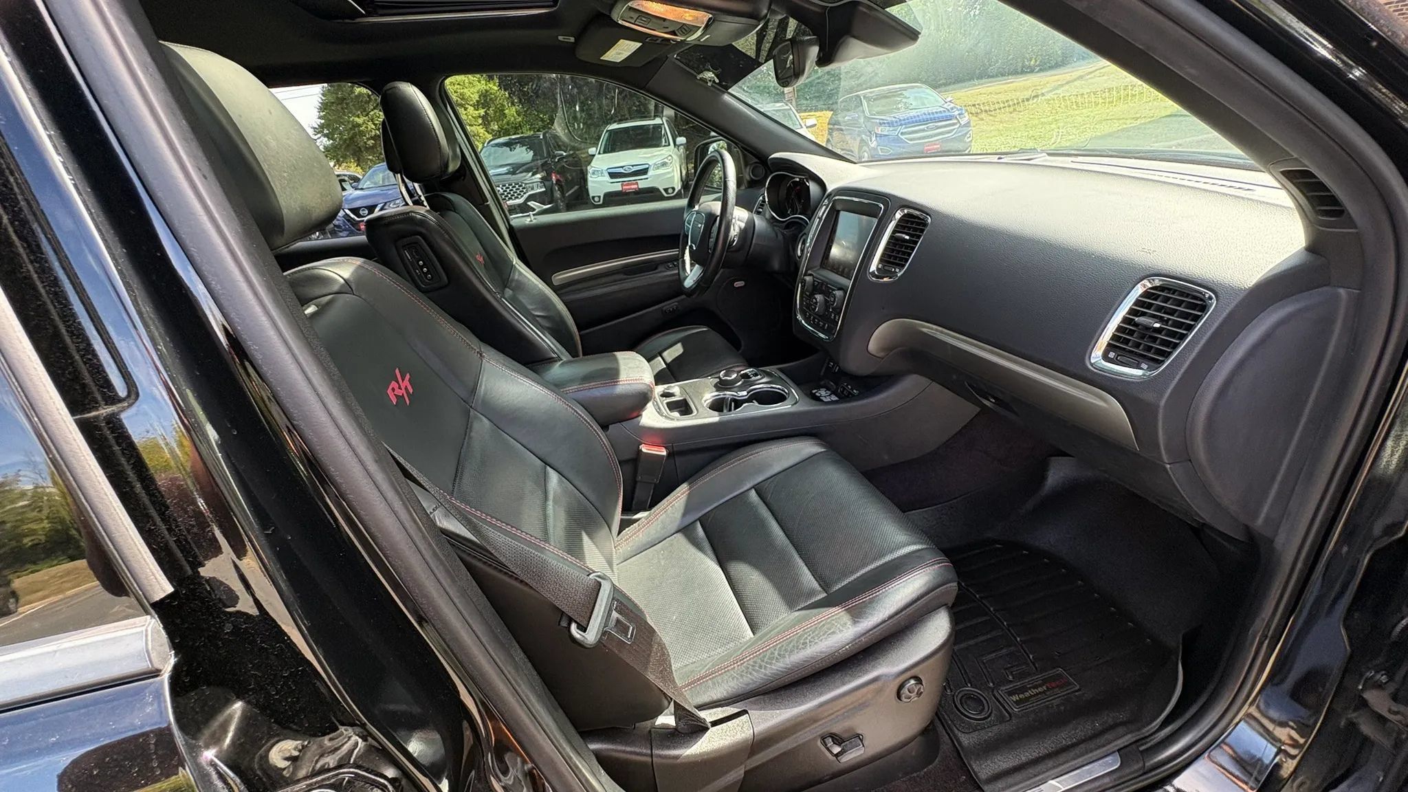 Used 2017 Dodge Durango R/T w/ Technology Group AWD/4WD image 31