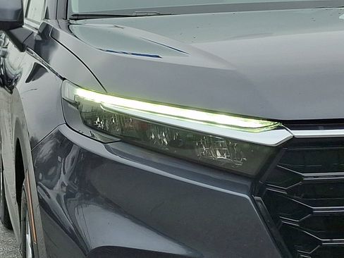 Used 2024 Honda CR-V EX image 9