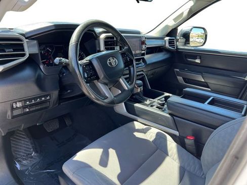 Used 2022 Toyota Tundra SR5 w/ SR5 Convenience Package AWD/4WD image 12