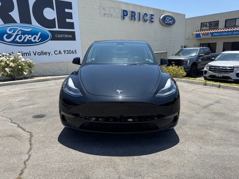 Used 2022 Tesla Model Y Performance AWD/4WD image 2